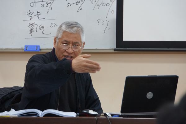 韓永安老師授課中